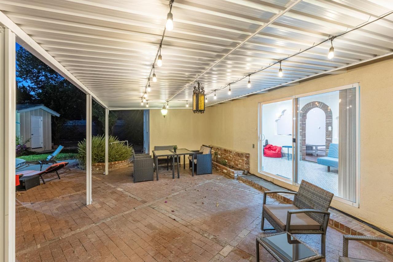 Spacious With Garden & Pool Holiday home
